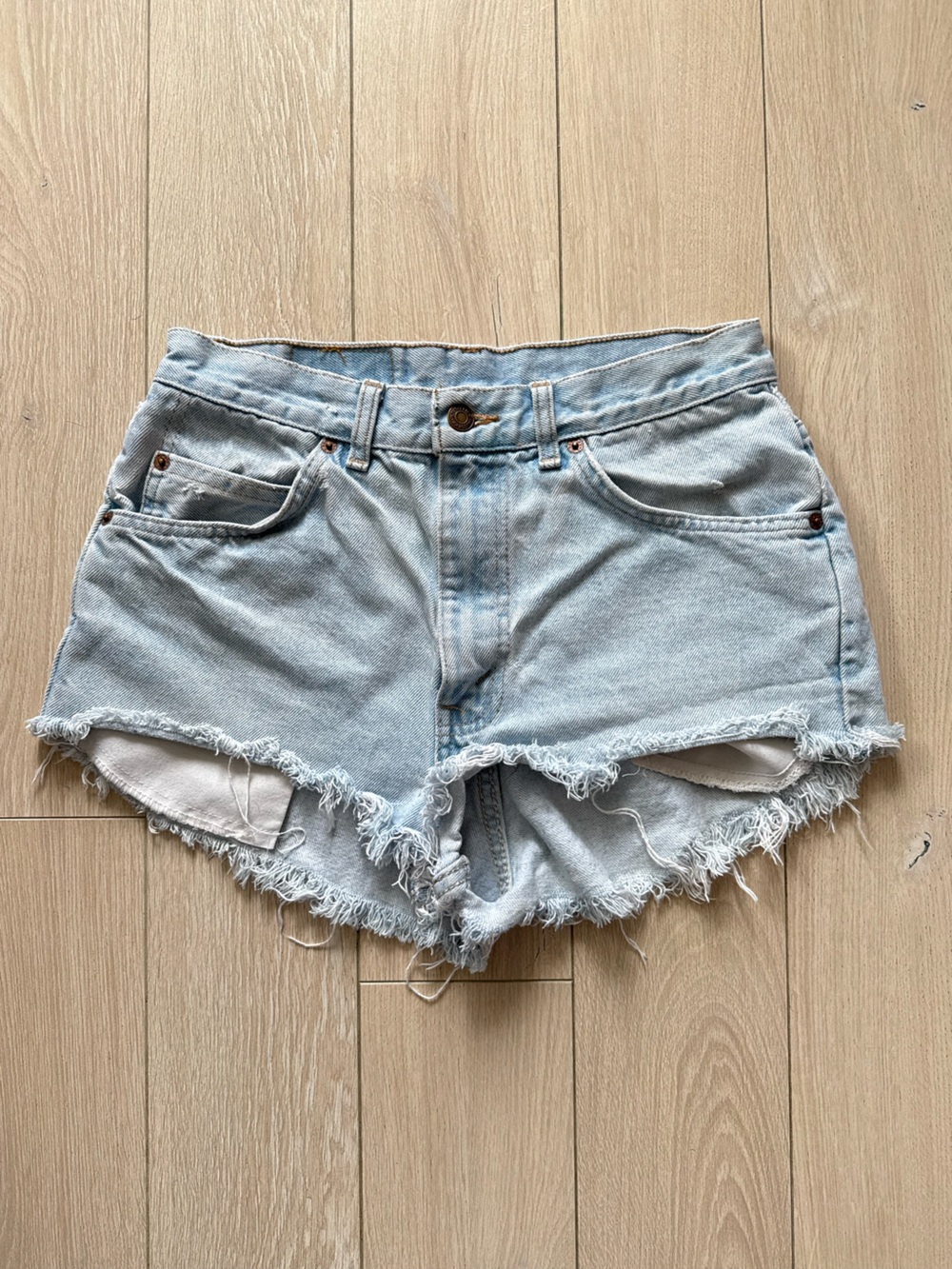 Levi’s Orange Tab Vintage Raw Hem Jean Shorts Light Wash Women’s 28” Waist